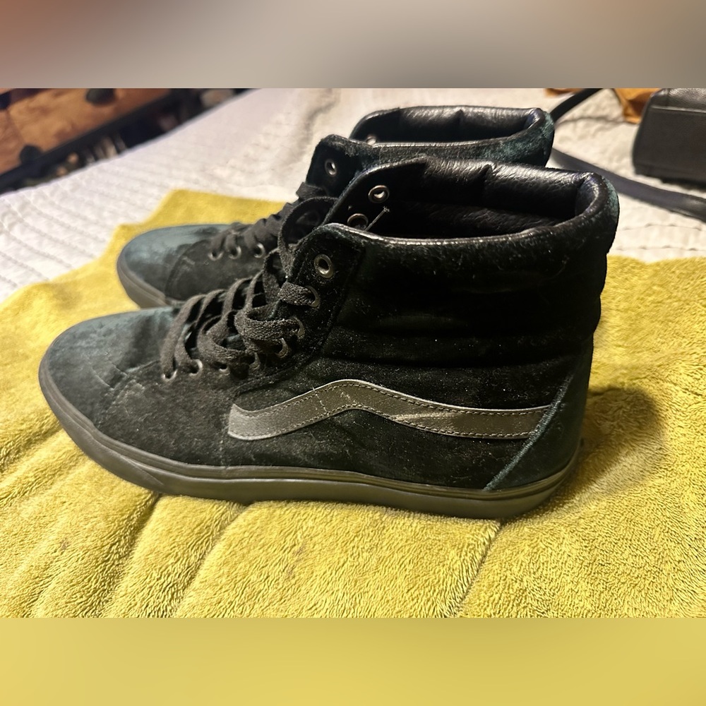 Green velvet Vans